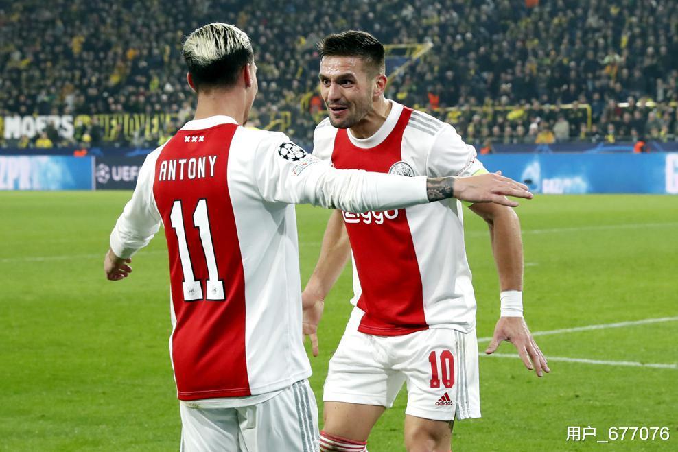 华体会官方国际比赛日体能课后，孟菲斯灰熊内部沟通备战荷甲，悬念犹存，年轻球员得到机会的简单介绍