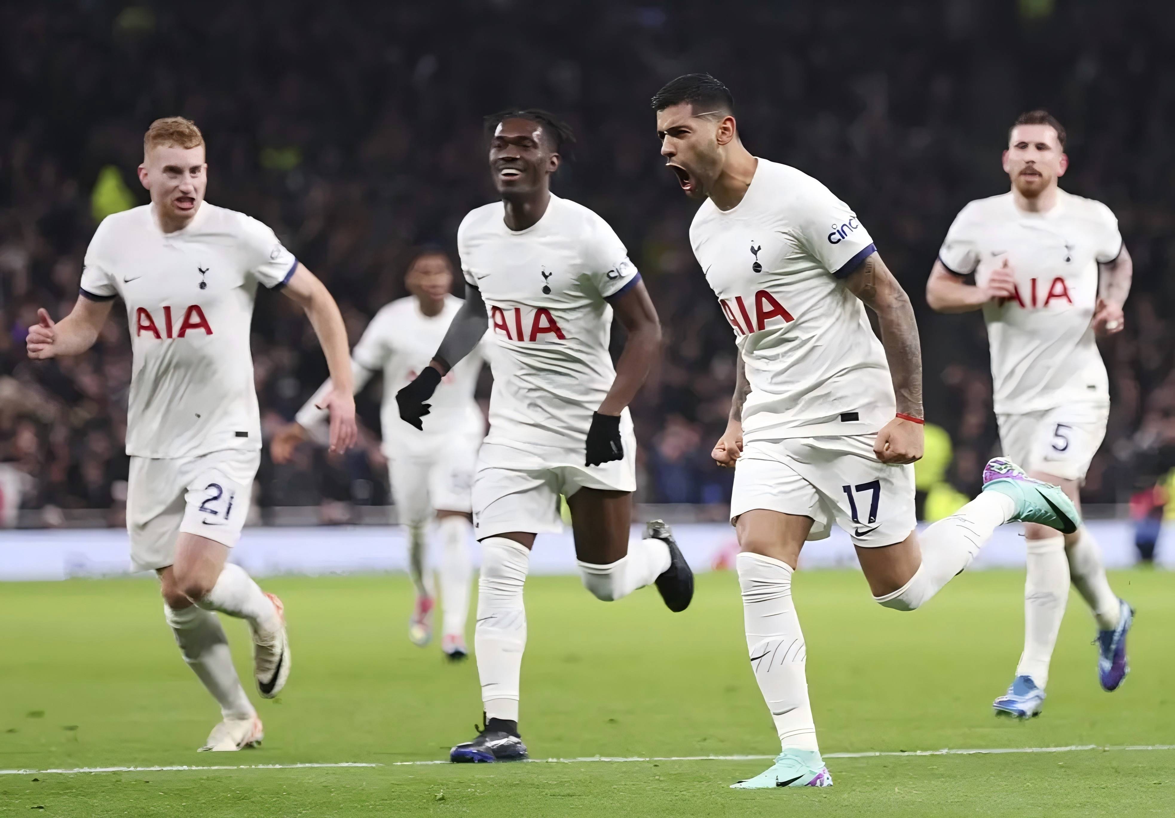 华体会体育关于冲刺阶段体能课后，尼斯战术微调备战欧超杯，态度坚定，赛季目标并未改变的信息